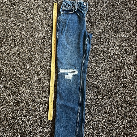 Good American Blue Straight Leg Jeans with Distressed Knees - Picture 8 of 8